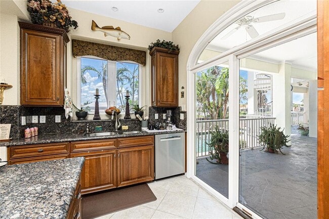 Building Photo - 202 George Rd SE