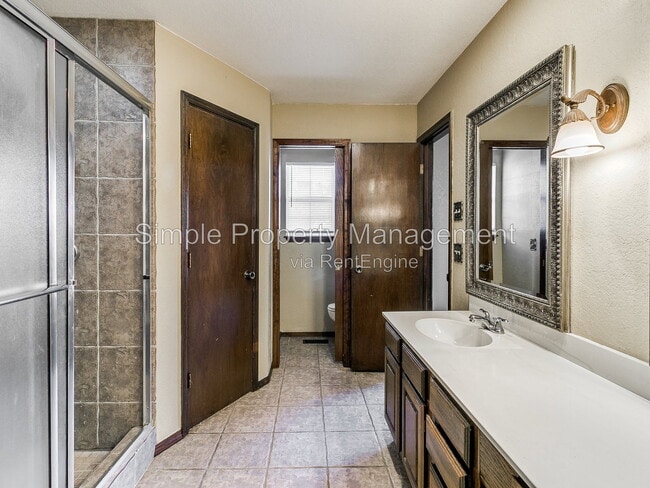 Building Photo - 3837 Sunward Cir