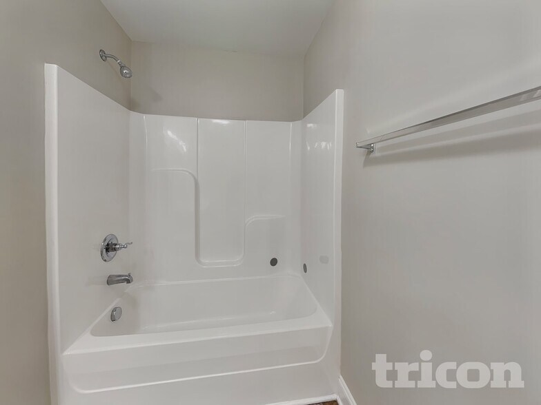 Building Photo - 1363 Coates Ln