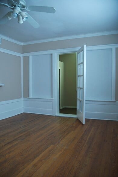 Building Photo - 6636 S Woodlawn Ave