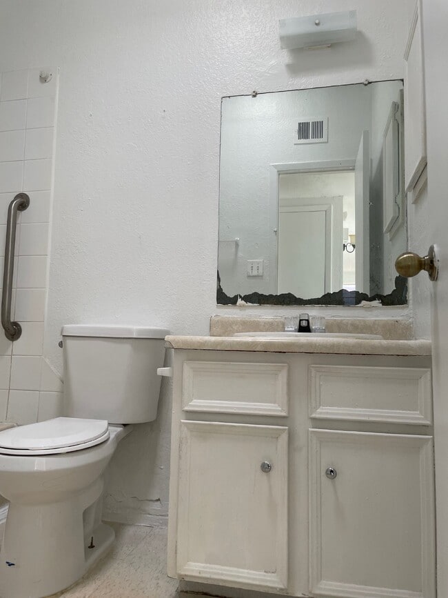 Building Photo - 8154 St Andrew Ln