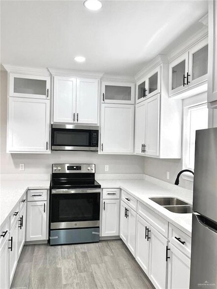 Building Photo - 1635 Playa Dr