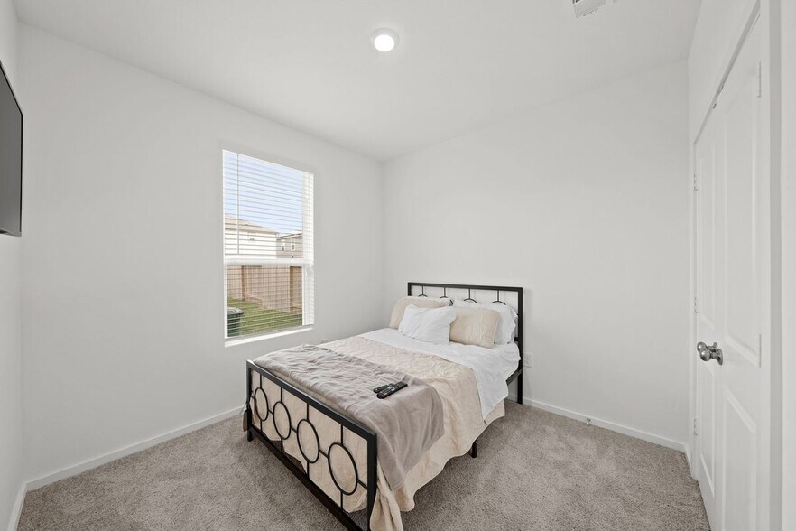 Building Photo - 26235 Arrowleaf Dr