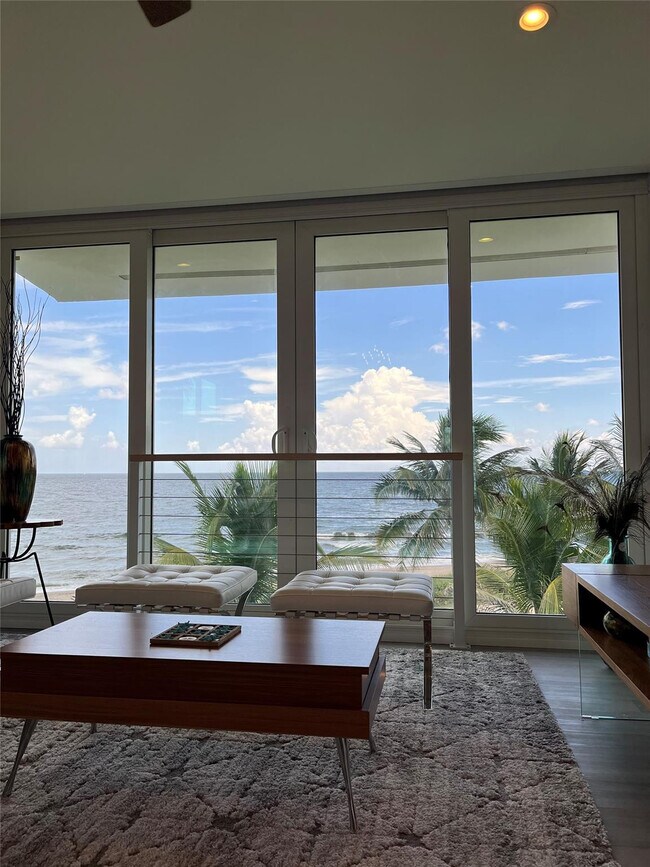 Building Photo - 1041 Hillsboro Mile