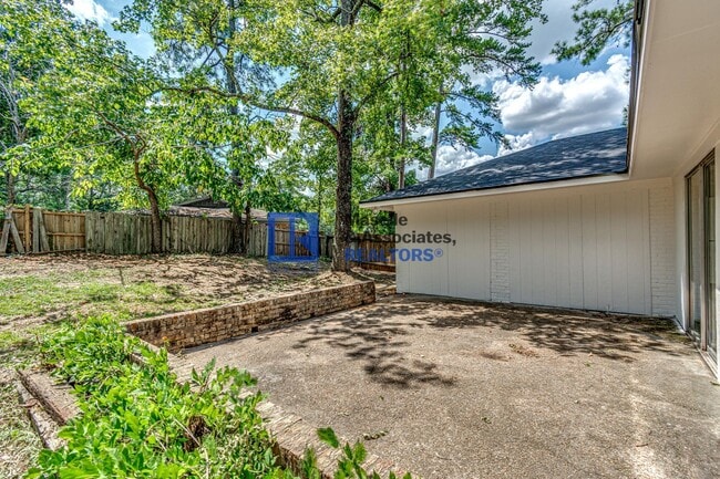 Building Photo - 4 Bed/2 Bath Home in Crossgates in Brandon