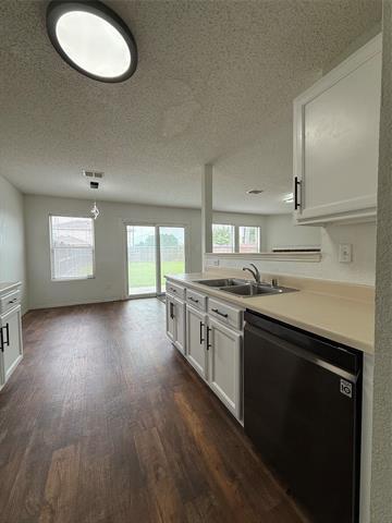 Building Photo - 765 Lowe Dr