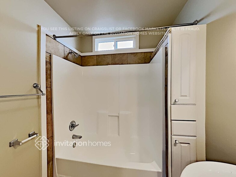 Building Photo - 230 S 79th St