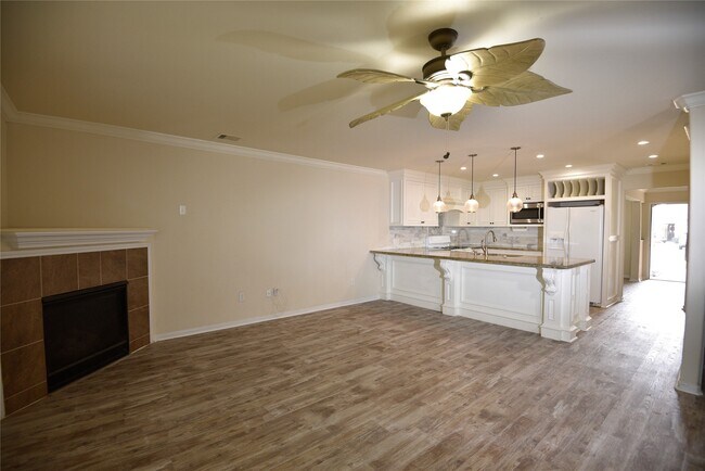 Building Photo - 9997 Hyacinth Way