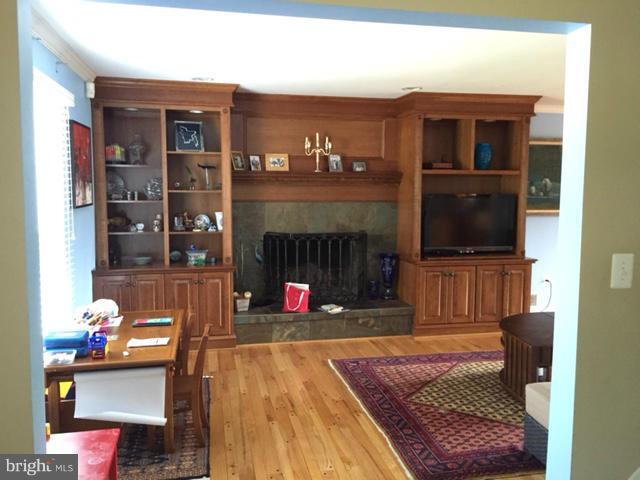 Building Photo - 11125 Hunt Club Dr