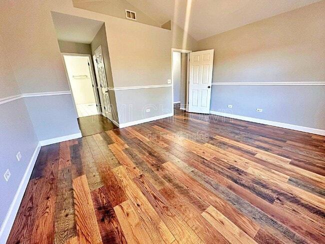 Building Photo - 5682 Cambridge Way