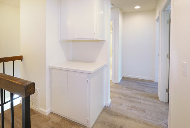 Building Photo - 7912 Rainbow Cir