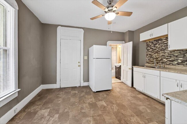 Building Photo - 1133 S Richland St