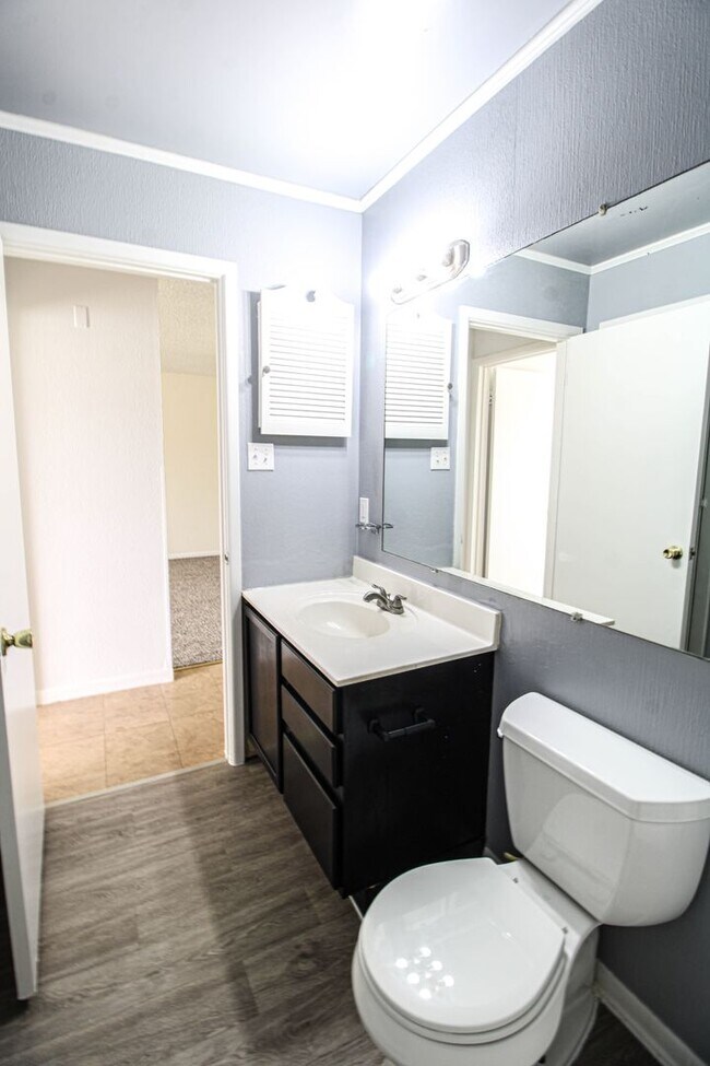 Building Photo - 2729 Christian Dr