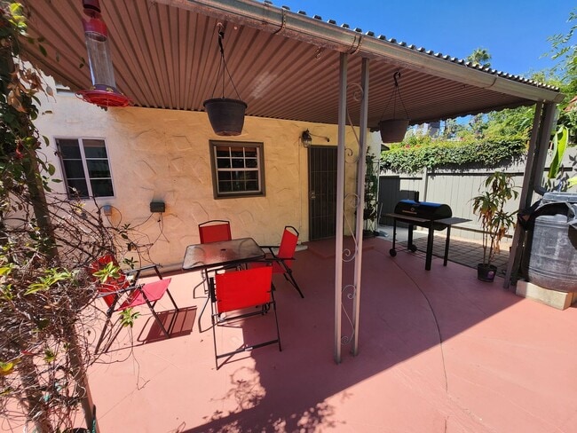 Building Photo - Charming 3-Bedroom Home in Altadena with L...