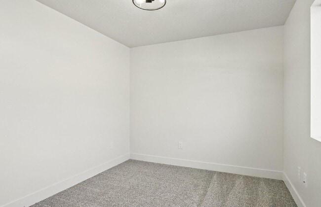 Building Photo - 714 S Liberty Cove Dr