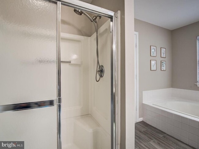 Building Photo - 15744 Beau Ridge Dr
