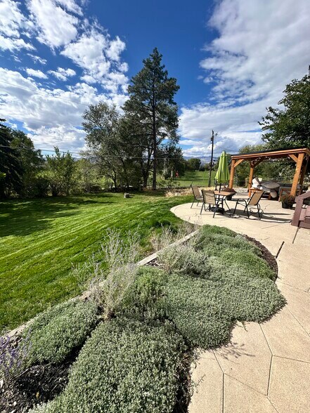 Building Photo - 8916 S 1240 E