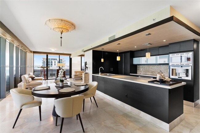 Building Photo - 5875 Collins Ave