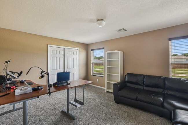Building Photo - 1226 Newsome Glenn Dr