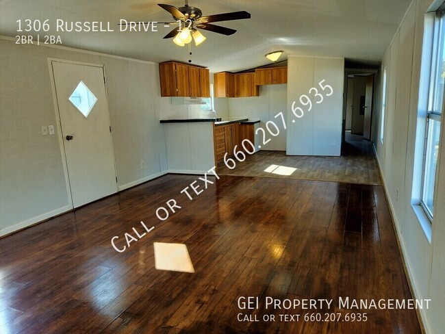 Primary Photo - 1306 Russell Dr