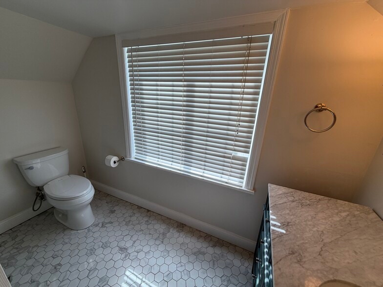 Primary Bathroom (2nd floor) - 2641 Vanderen Dr