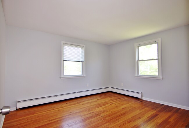 Building Photo - 261 East Ave