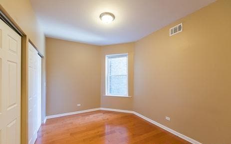 Bedroom 1 - 1327 W Foster Ave