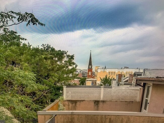 Building Photo - New Price!  Fed Hill Luxury Townhome  ROOFTOP DECKS!