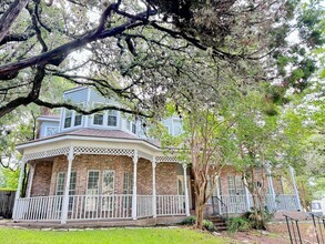 Building Photo - Amazing Value! Incredible Location!