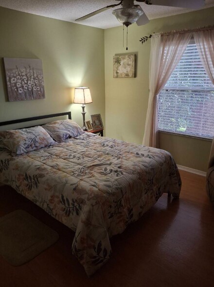 Building Photo - 1606 Campos Dr