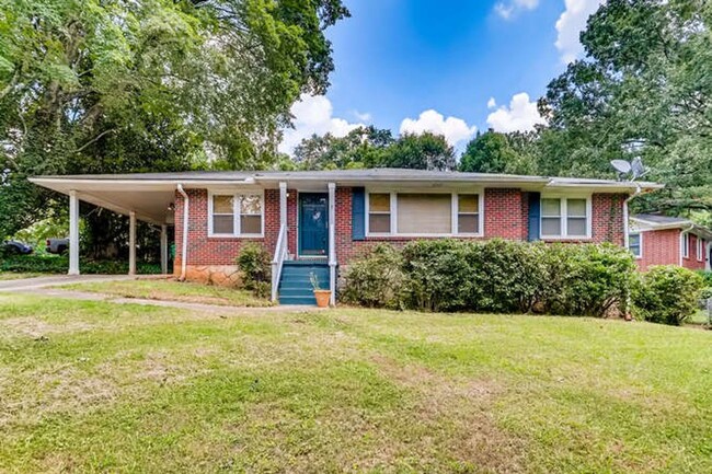 Primary Photo - Brick Ranch Home Located on large Corner L...