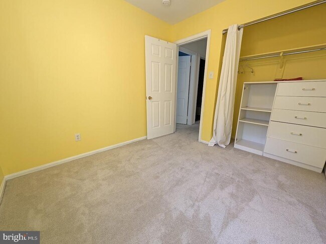 Building Photo - 8241 Clifton Farm Ct