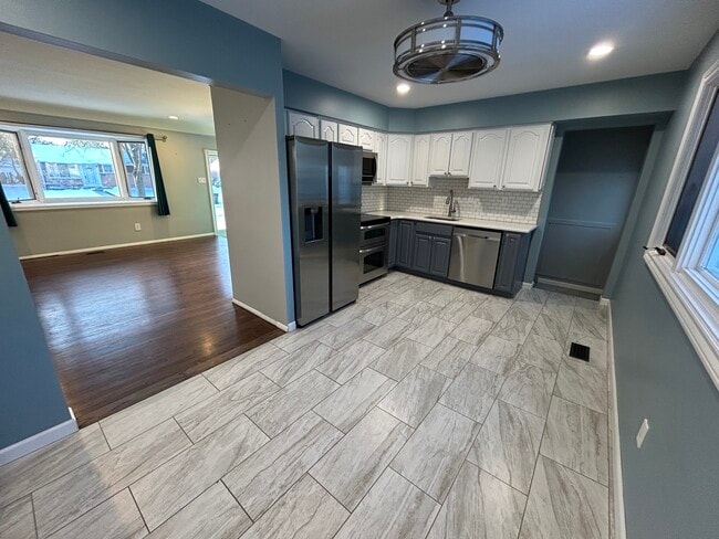 Building Photo - 6838 Moccasin St