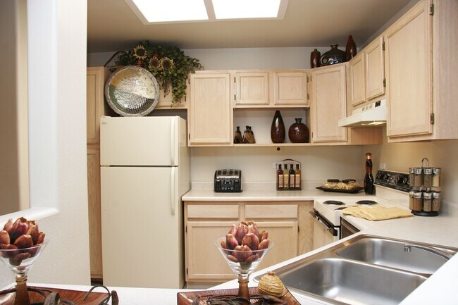 Building Photo - Cheyenne Creek