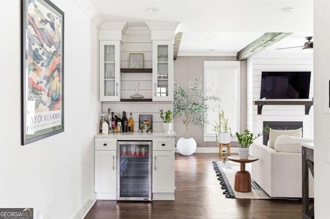 Building Photo - 318 Ashburton Ave SE