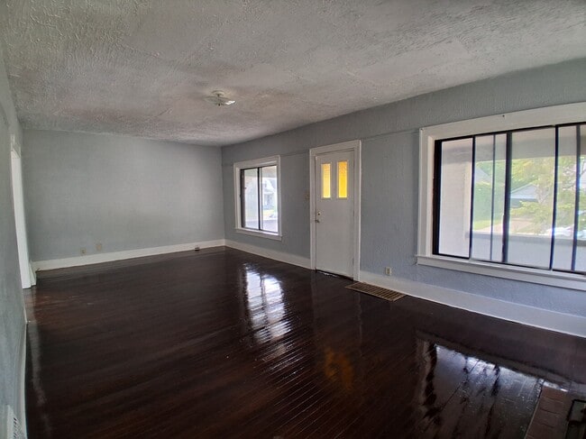 Building Photo - 1115 Harmon St