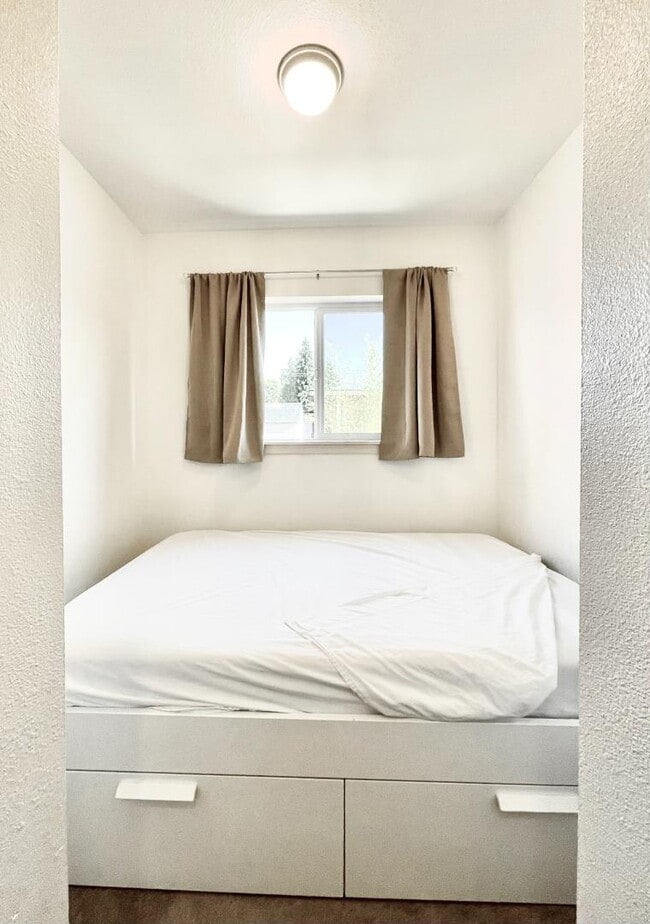 Building Photo - 8408 33rd St W