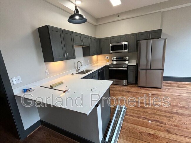 Building Photo - 73 W Main St