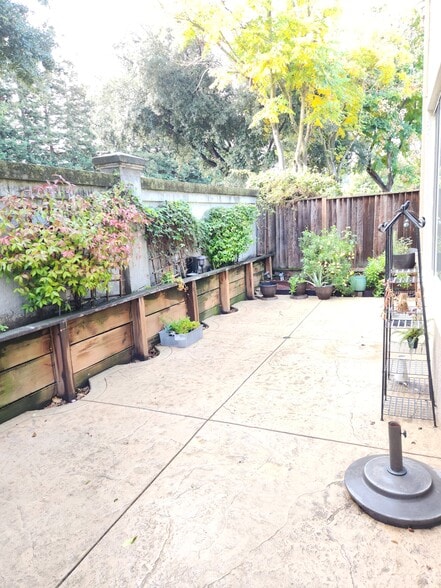 Yard - 109 Enchanted Way