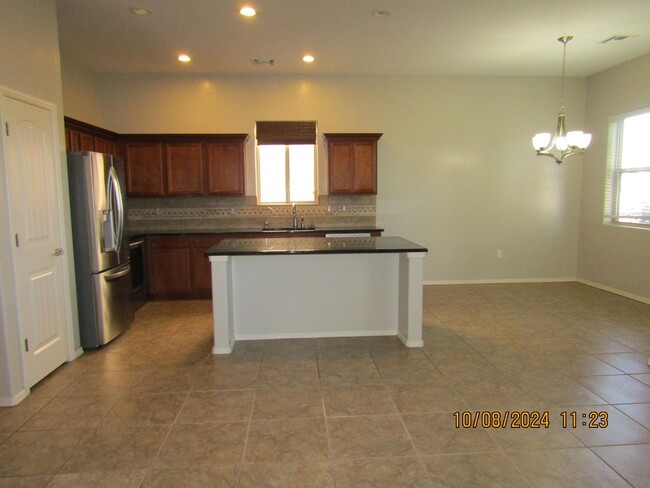 Building Photo - ** Move In Special $1,000.00 off first mon...