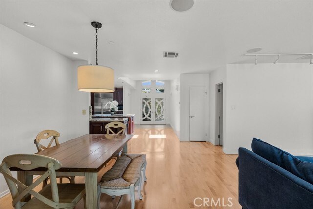 Building Photo - 321 Vía San Sebastian