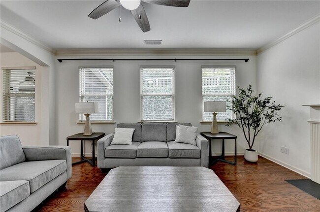 Building Photo - 5013 Groover Dr