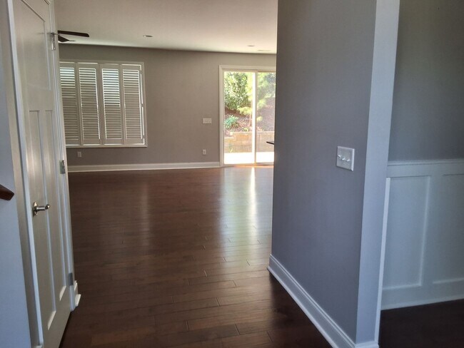 Building Photo - West Knoxville 37922 - 4 bedroom, 3 bath home - Contact Sharon Arnwine (865) 313-7215