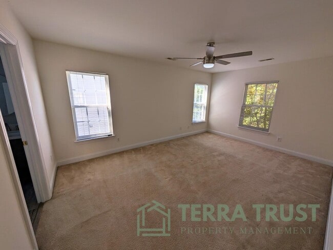 Building Photo - 10429 Madison Park Dr