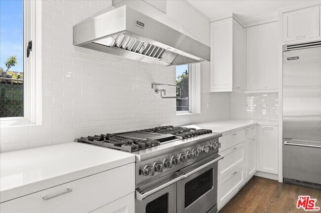 Building Photo - 4525 Melbourne Ave