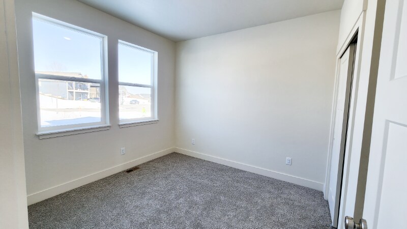 Building Photo - 302 Cottage Dr