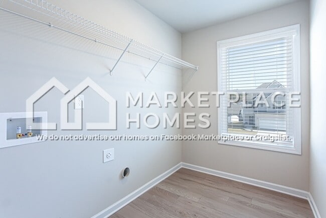 Building Photo - 308 Bertha Honey Stewart Dr