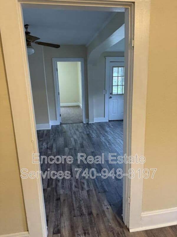 Building Photo - 406 N 10th St