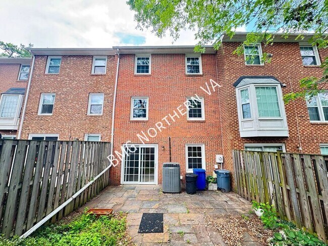 Building Photo - 566 Windover Ave NW