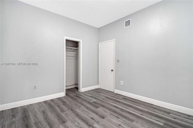 Building Photo - 327 SW 20th St